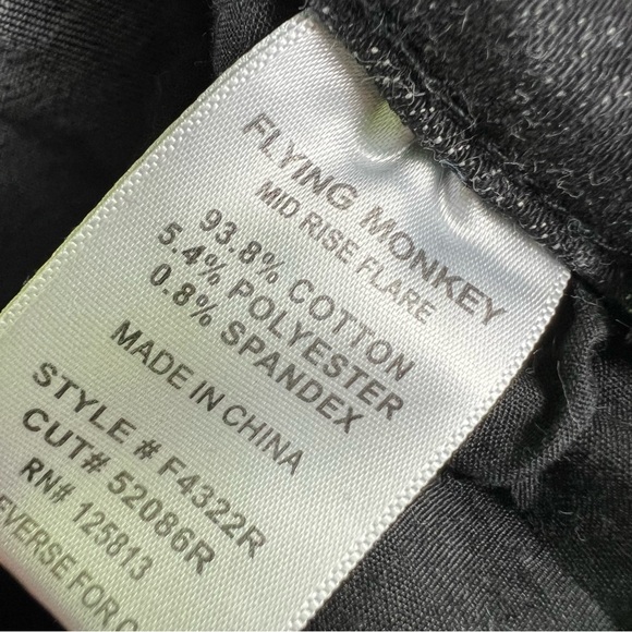 FLYING MONKEY - MID-RISE FLARE W/ EXPOSED BUTTON FLY & SLIT size 24 - Picture 6 of 10
